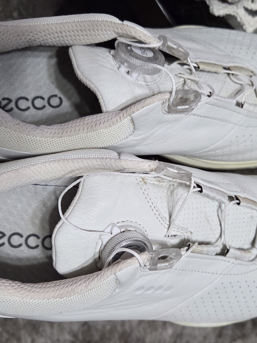 Ecco White Men's Leather Athletic Sneakers with Dial Lacing